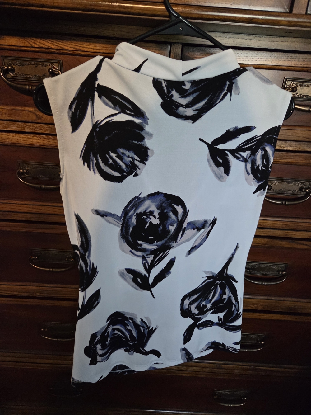 The Limited White Sleeveless Polyester Cowl Neck Floral Top - Picture 2 of 3